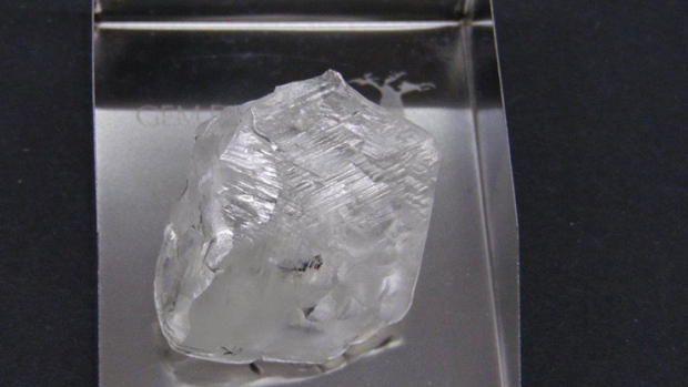 Exceptional 910 carat gem diamond found in Lesotho